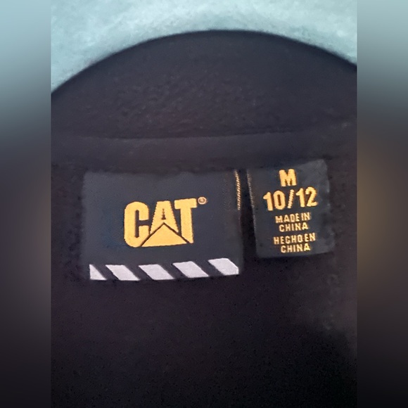 NEW CAT Size 10-12 Boys Black Warm Casual Fleece Sleeveless Full Zip Up Vest - Picture 2 of 6